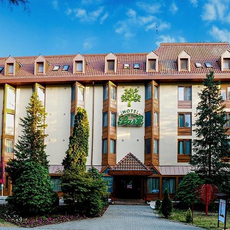 Park Hotel Gyula Exterior photo