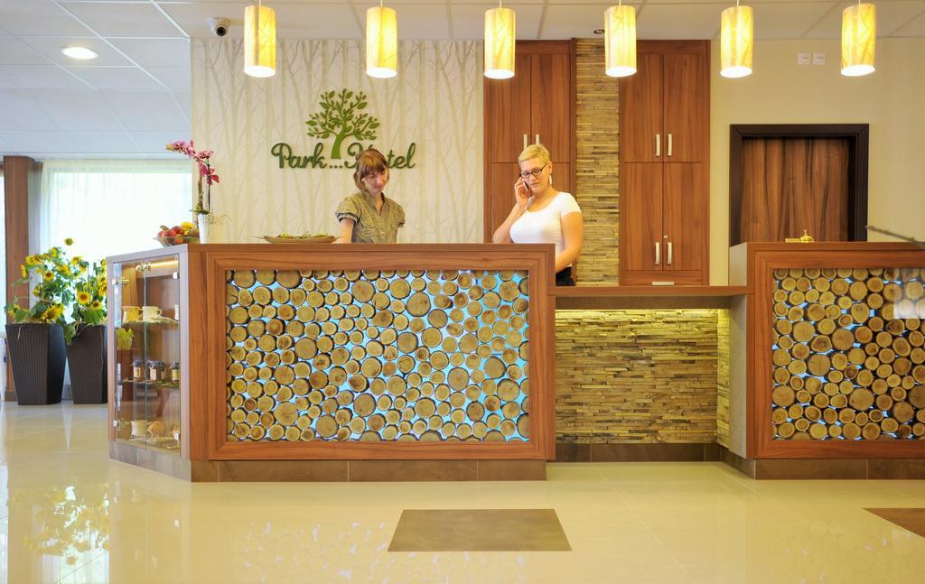 Park Hotel Gyula Exterior photo