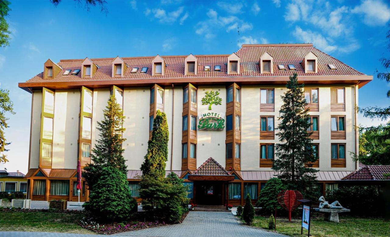 Park Hotel Gyula Exterior photo